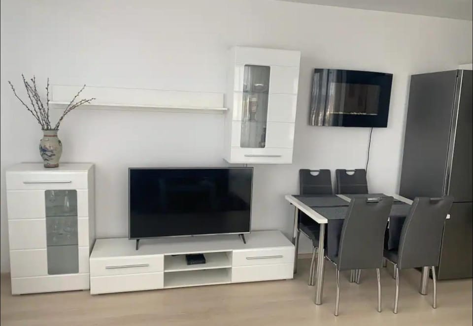 Amazing view-18th floor-2 bedrooms flat - free parking Apartment in Bratislava