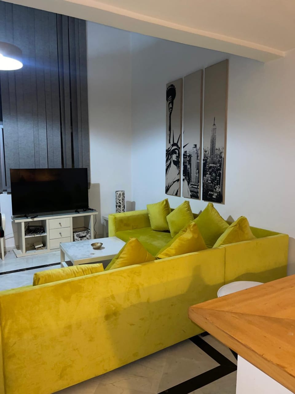 Communal lounge/ TV room, TV and multimedia, Living room, Seating area, Evening entertainment