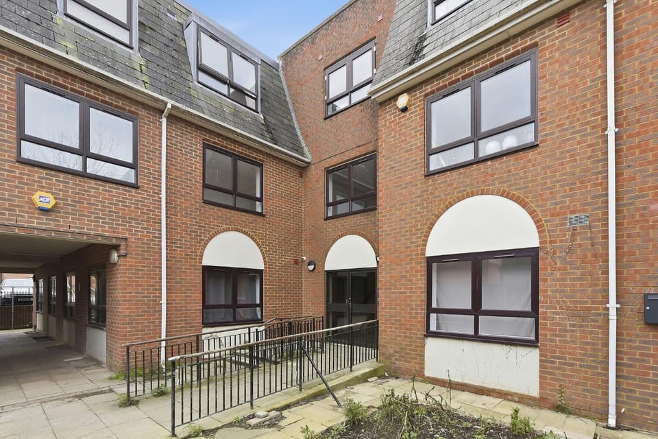 Property building, Facade/entrance