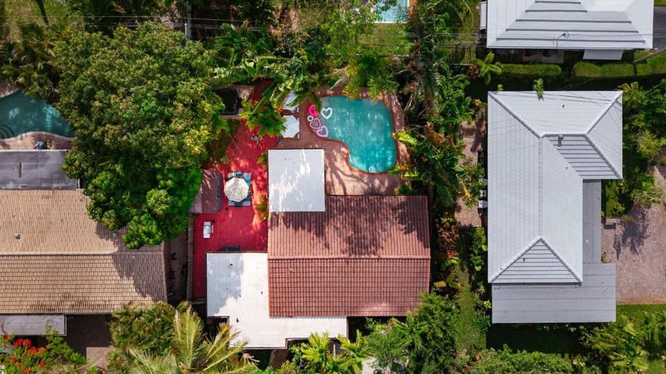 Property building, Natural landscape, Bird's eye view, Garden, Pool view, Swimming pool