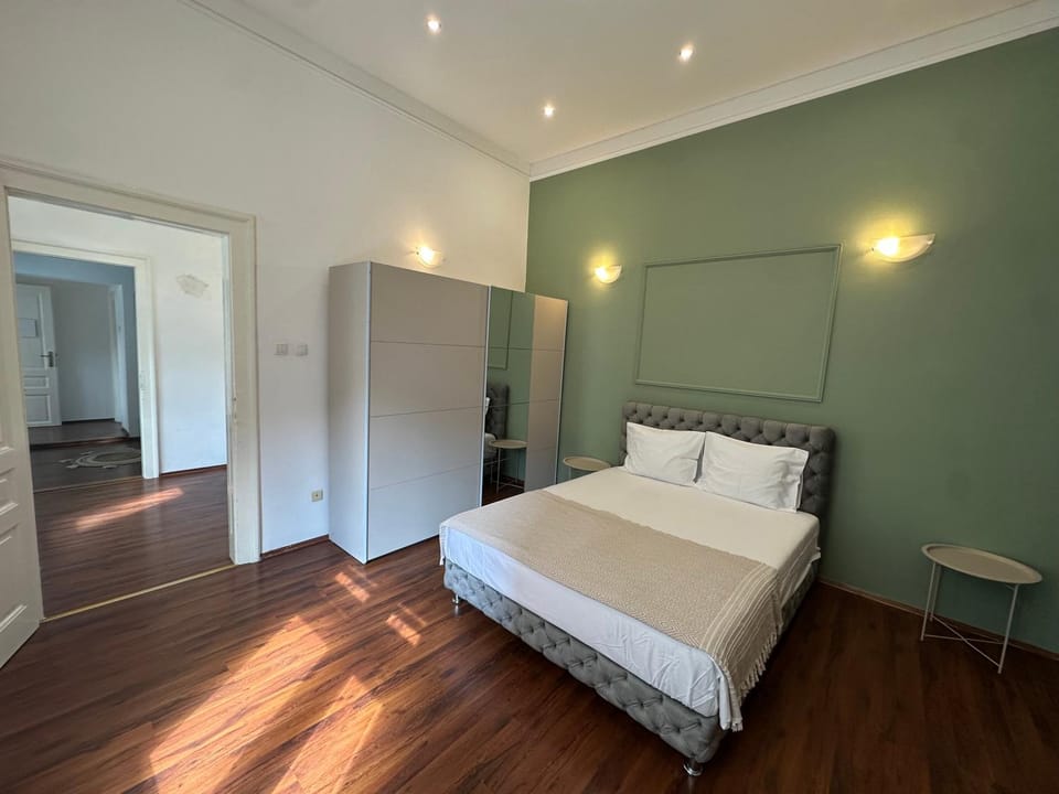 Bed, Photo of the whole room, Bedroom, wardrobe