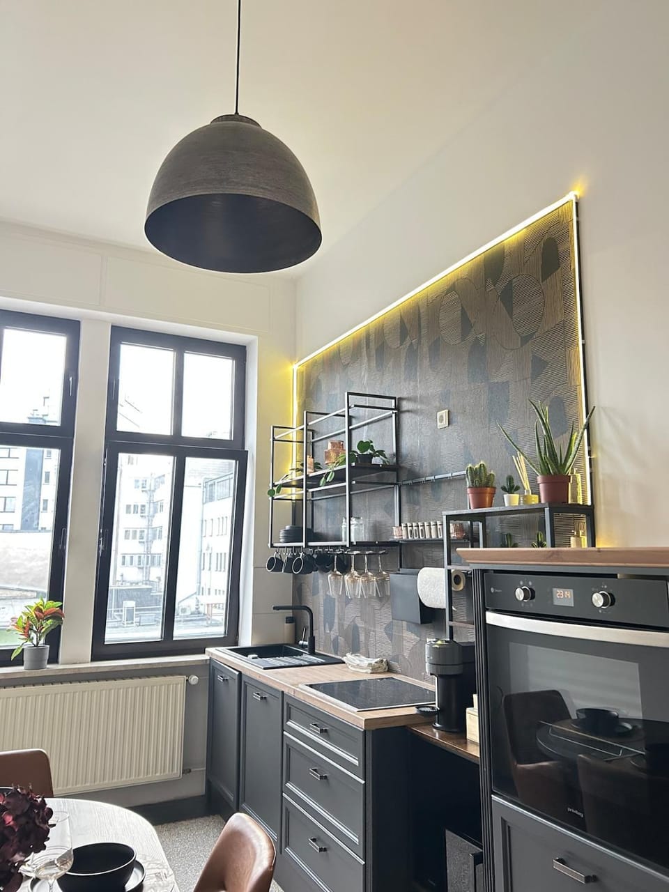 Coffee/tea facilities, Kitchen or kitchenette, minibar, stove