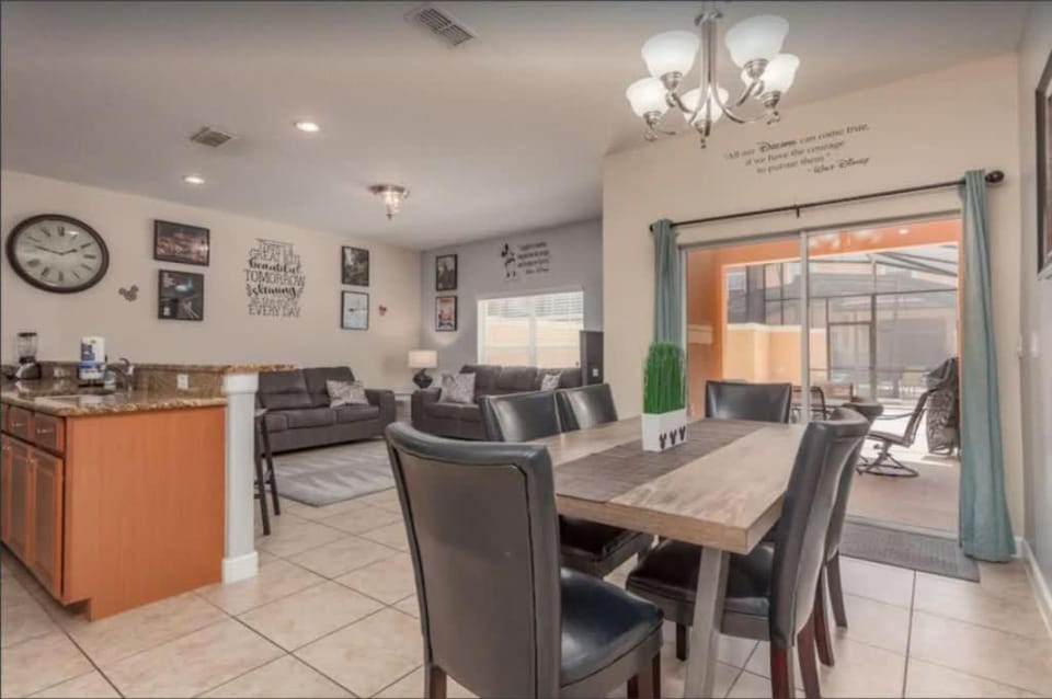 Disney & Resort Fun Private Pool Renovated Apartment in Four Corners