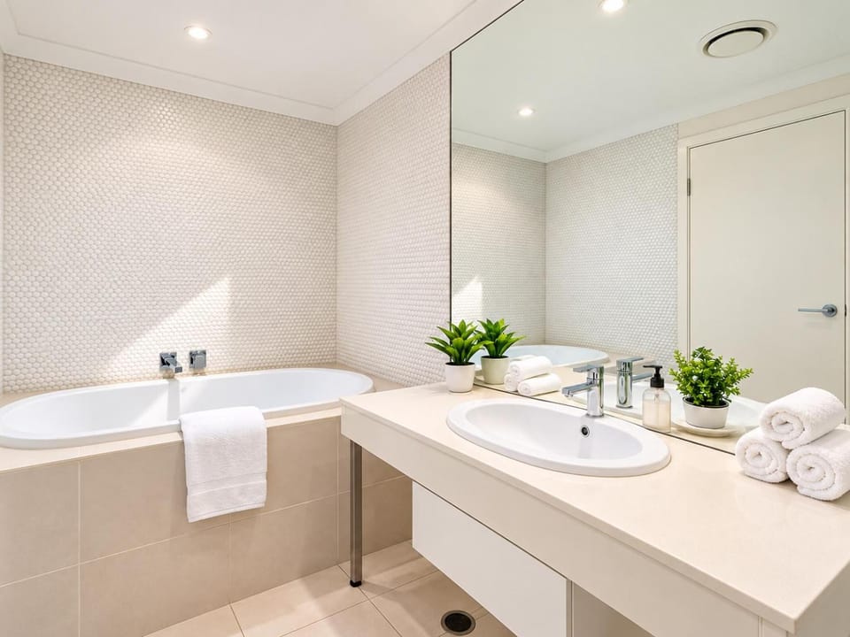 Bathroom, Bath, towels