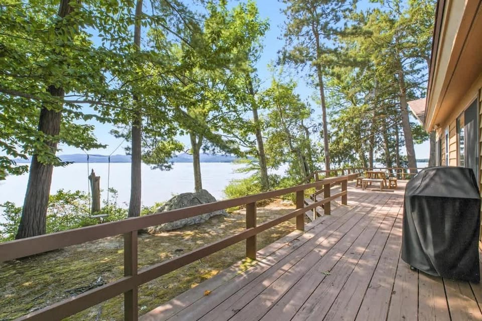 Family Retreat on Lake Winnipesaukee House in Gilford