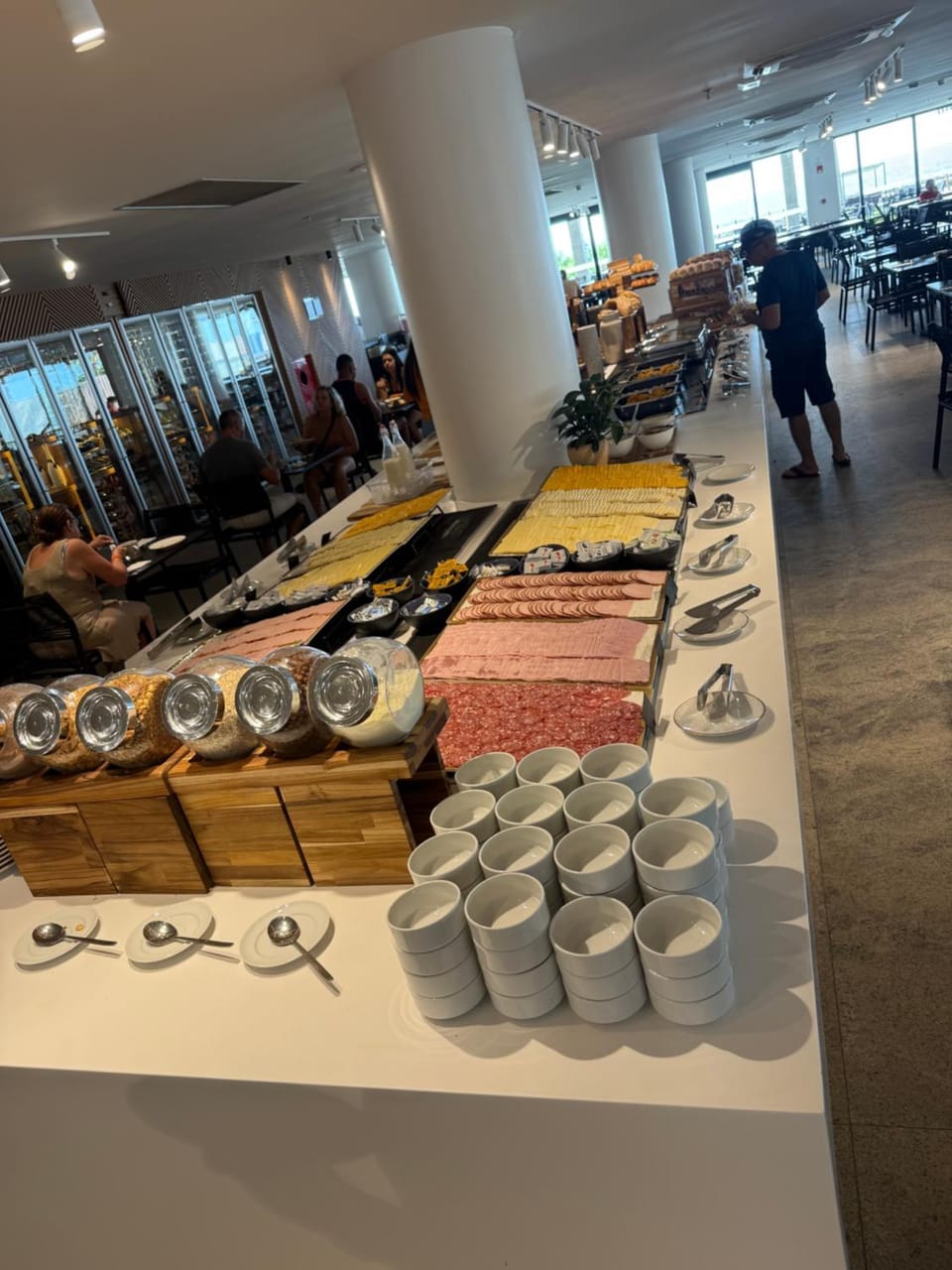 Restaurant/places to eat, Food and drinks, Breakfast, Buffet breakfast