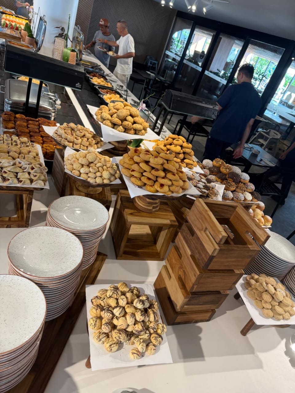 Restaurant/places to eat, Food and drinks, Breakfast, Buffet breakfast