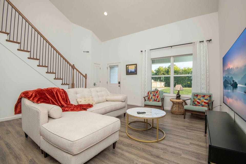 TV and multimedia, Living room, Seating area