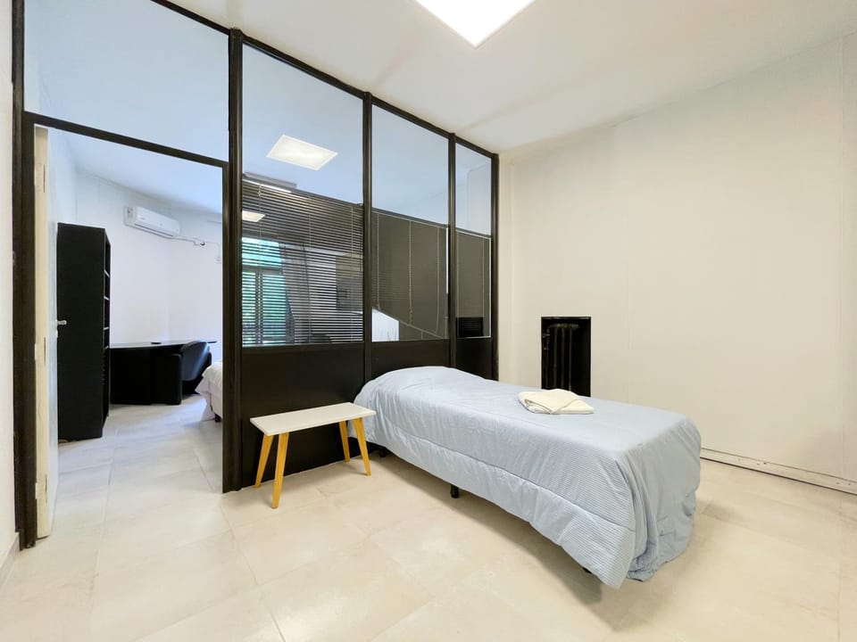 Bed, Photo of the whole room