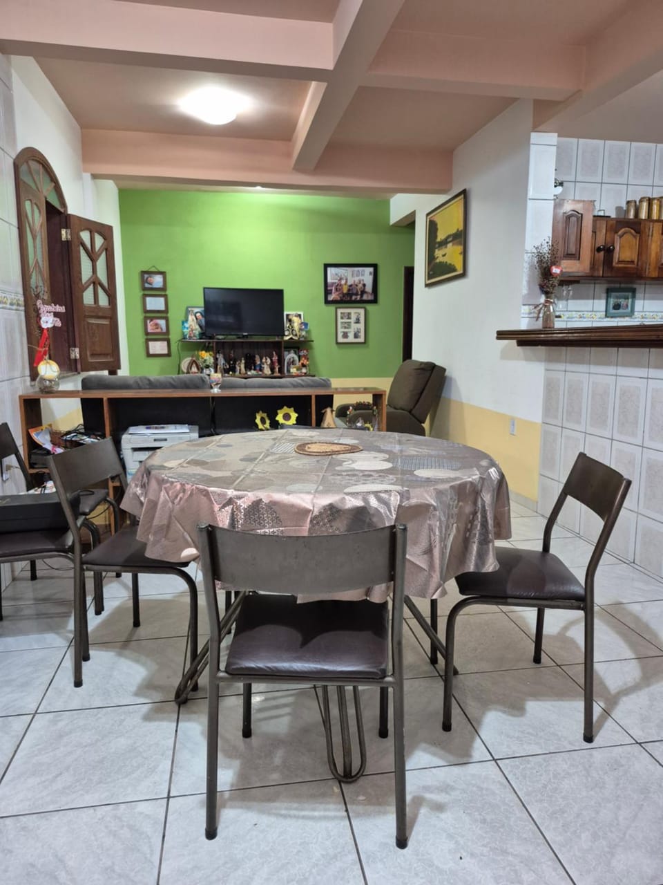 Seating area, Dining area