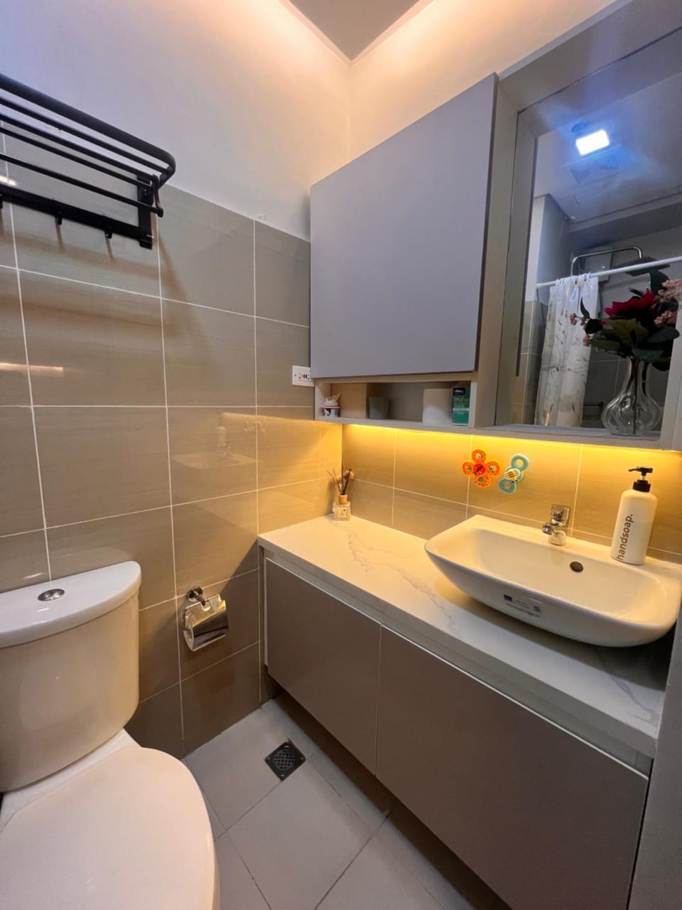 Condo Living at Shore with Parking Apartment in Pasay
