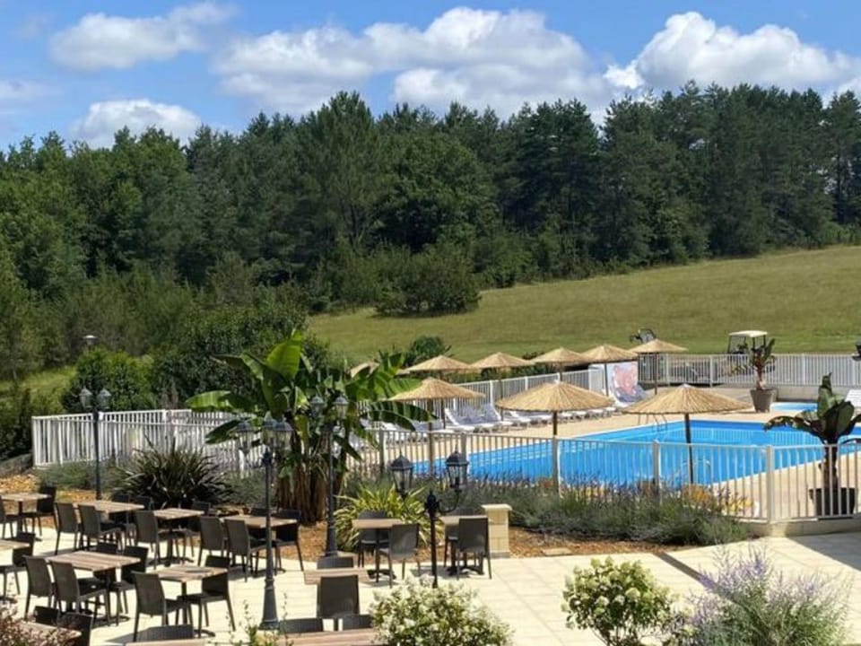 Mobil-home 5 pers avec terrasse en Dordogne - API-1-52-701 Campground/ 
RV Resort in Occitanie