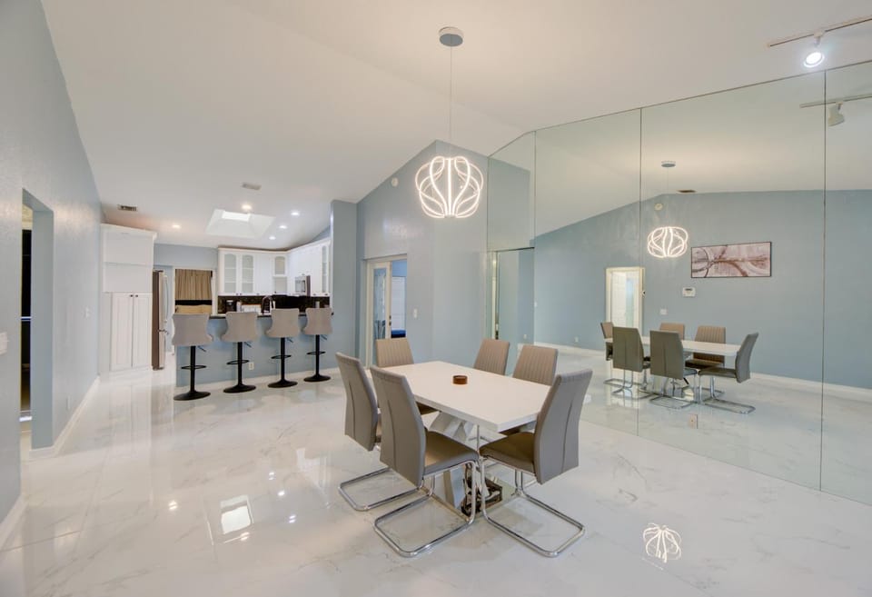 Kitchen or kitchenette, Dinner