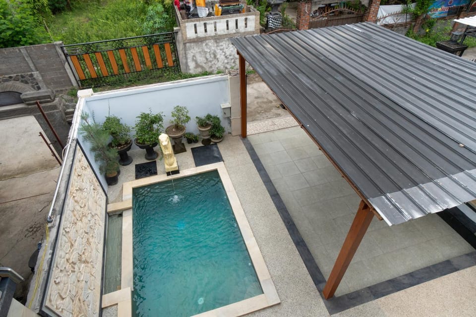 Property building, Patio, Day, Pool view, Swimming pool, Swimming pool