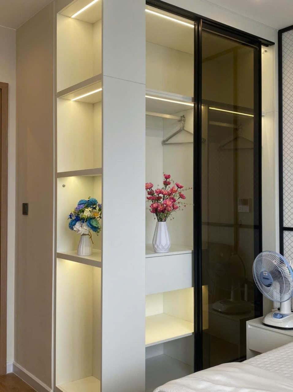 Bedroom, wardrobe