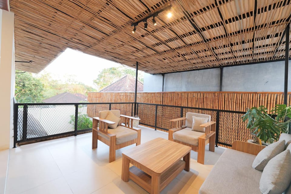 4BR Modern Villa walking dist to Sidewalk Jimbaran Villa in Bali