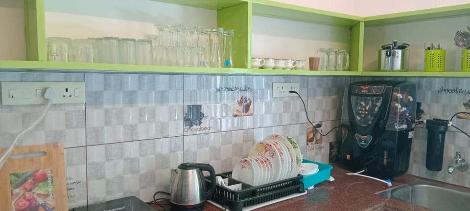 DREAMY cosy 2bhk, Just 6 mins to Whitetown and Beach EMERALD House in Puducherry