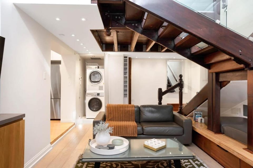Timber & Tide Loft - Striking Design by the Beach Apartment in Adelaide