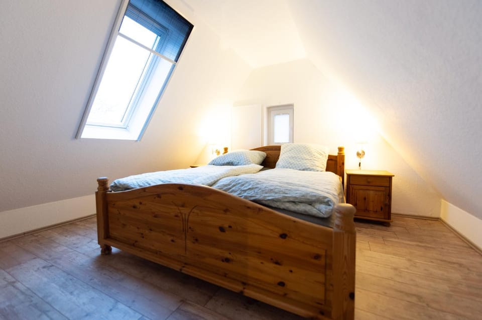 Bed, Bedroom, cot, soundproof