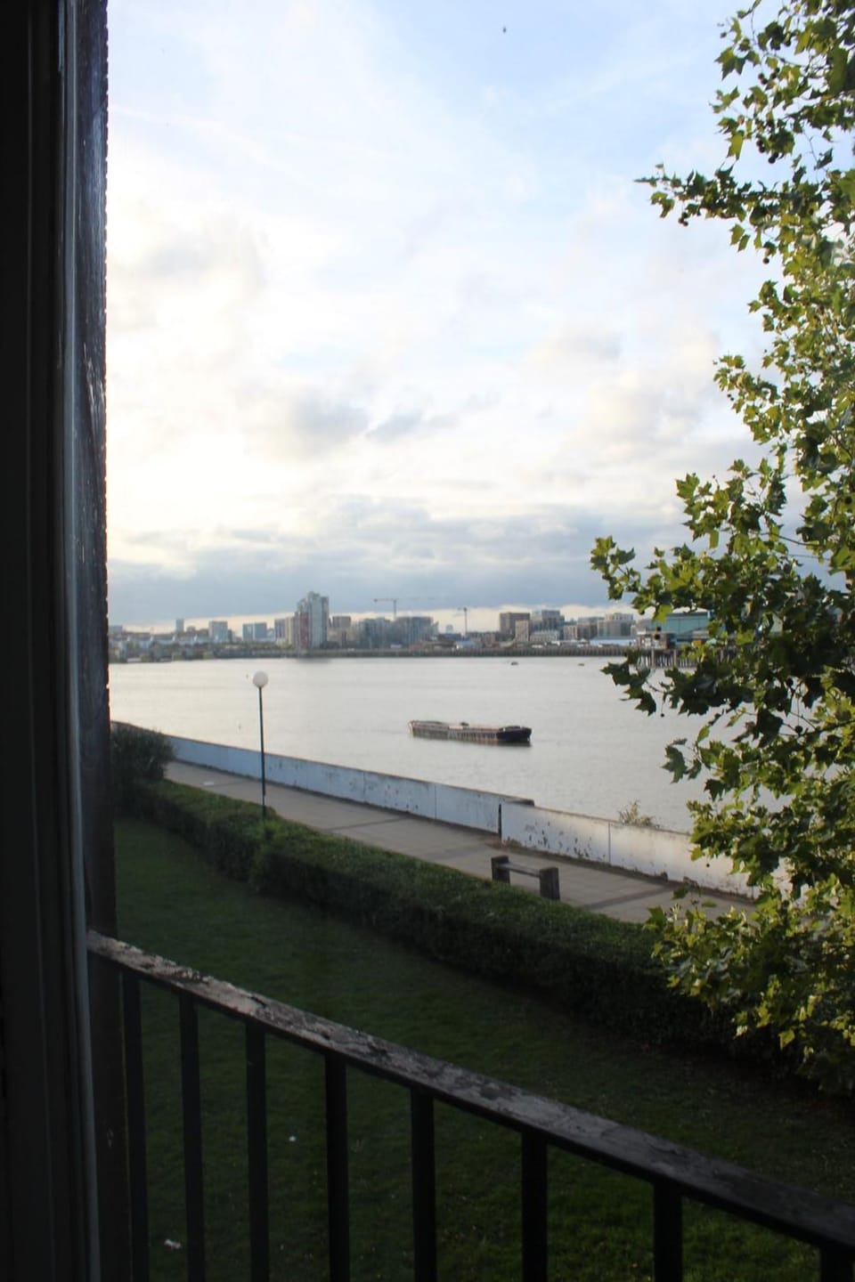 Property building, Natural landscape, Balcony/Terrace, River view