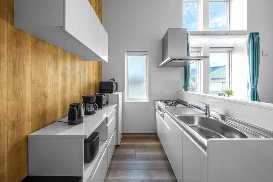 microwave, stove, toaster, kitchen