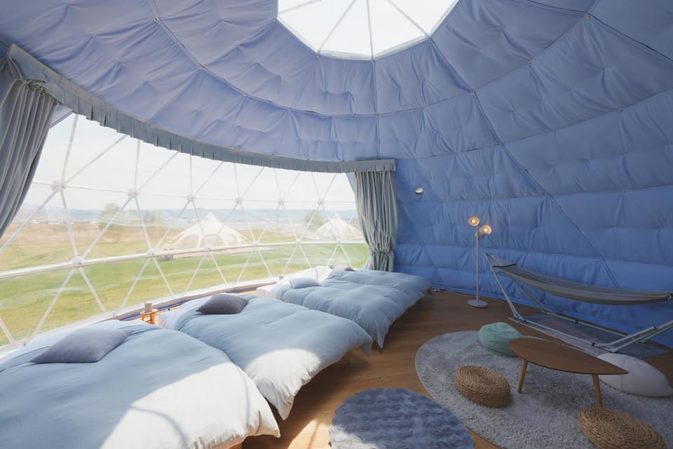View (from property/room), Photo of the whole room, Decorative detail, Bedroom, Mountain view