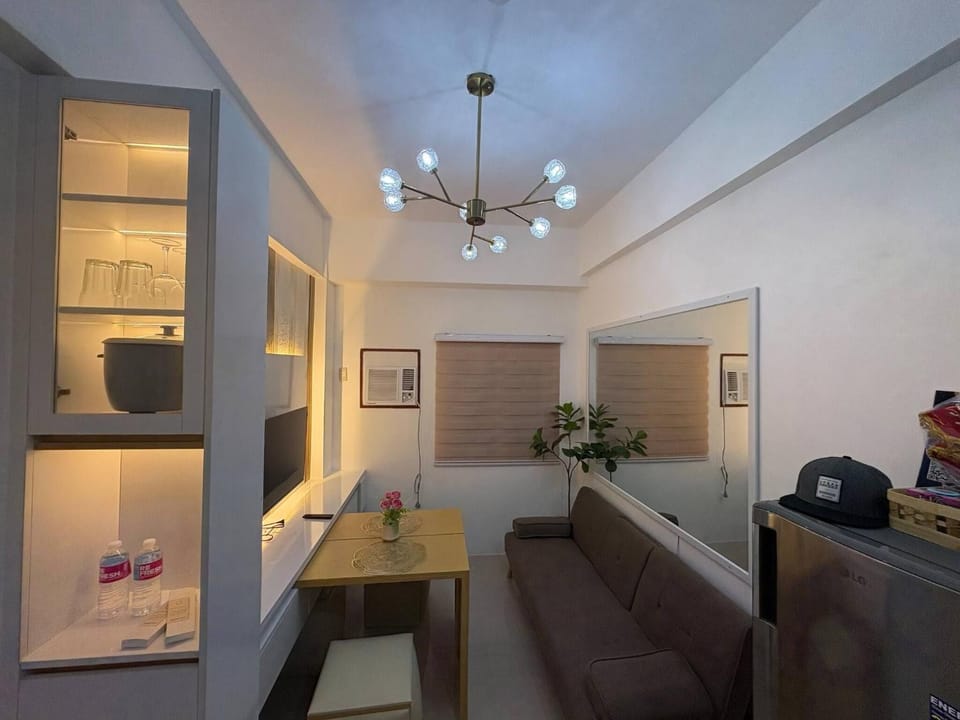 Living room, Decorative detail, Dining area