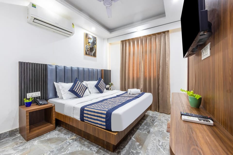 Communal lounge/ TV room, Bed, TV and multimedia