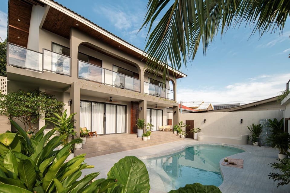 Property building, Swimming pool