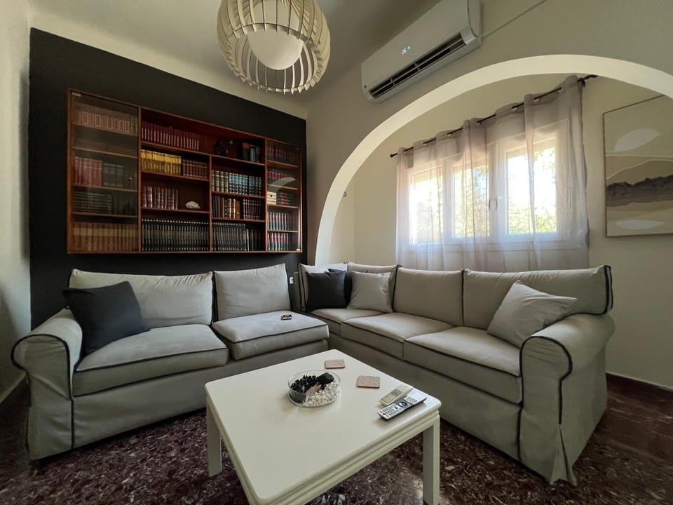 Library, Living room, air conditioner