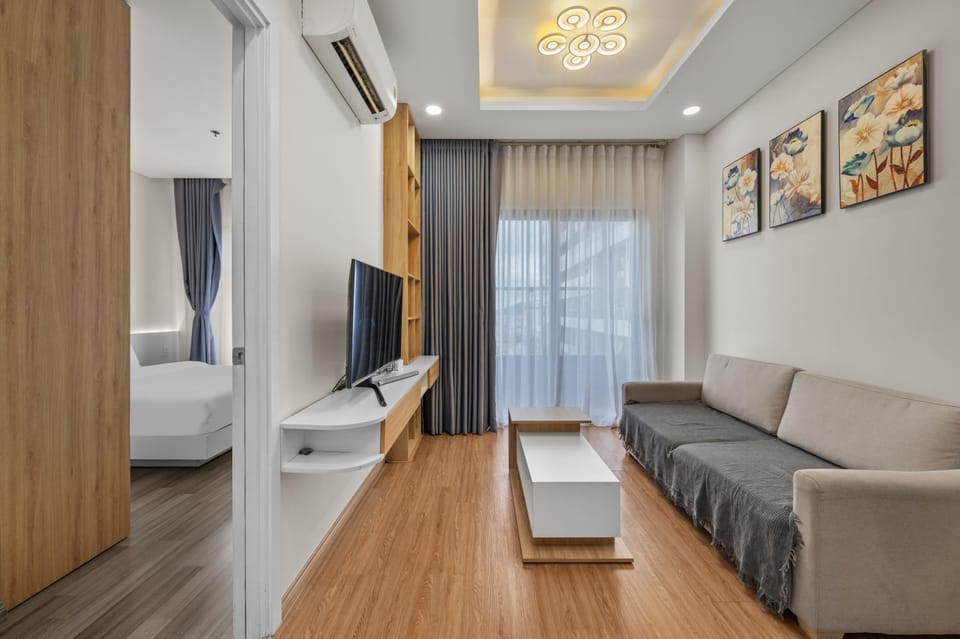 Communal lounge/ TV room, Bed, TV and multimedia, Photo of the whole room, Seating area, Evening entertainment, Bedroom, air conditioner