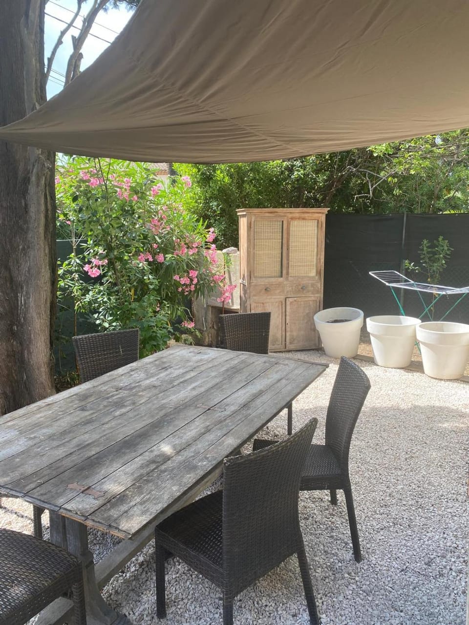 Garden, Dining area