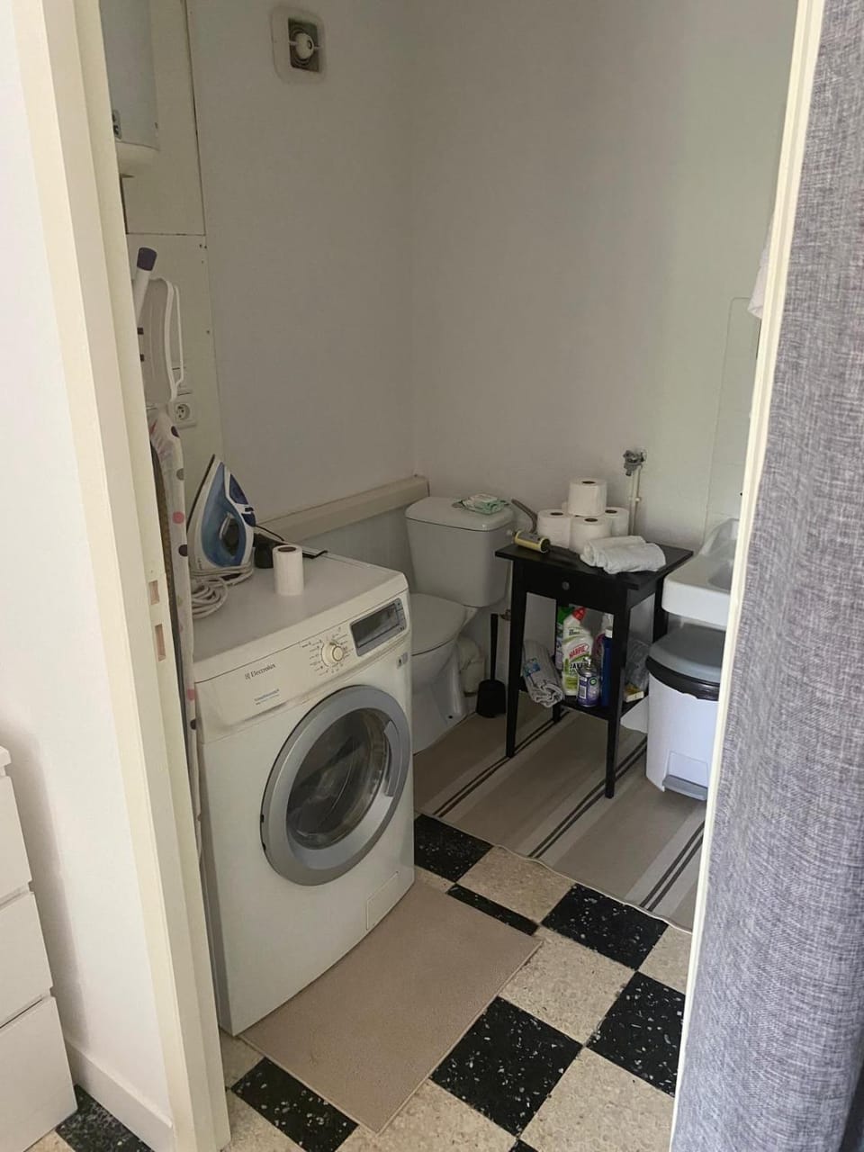 Toilet, Bathroom, washing machine