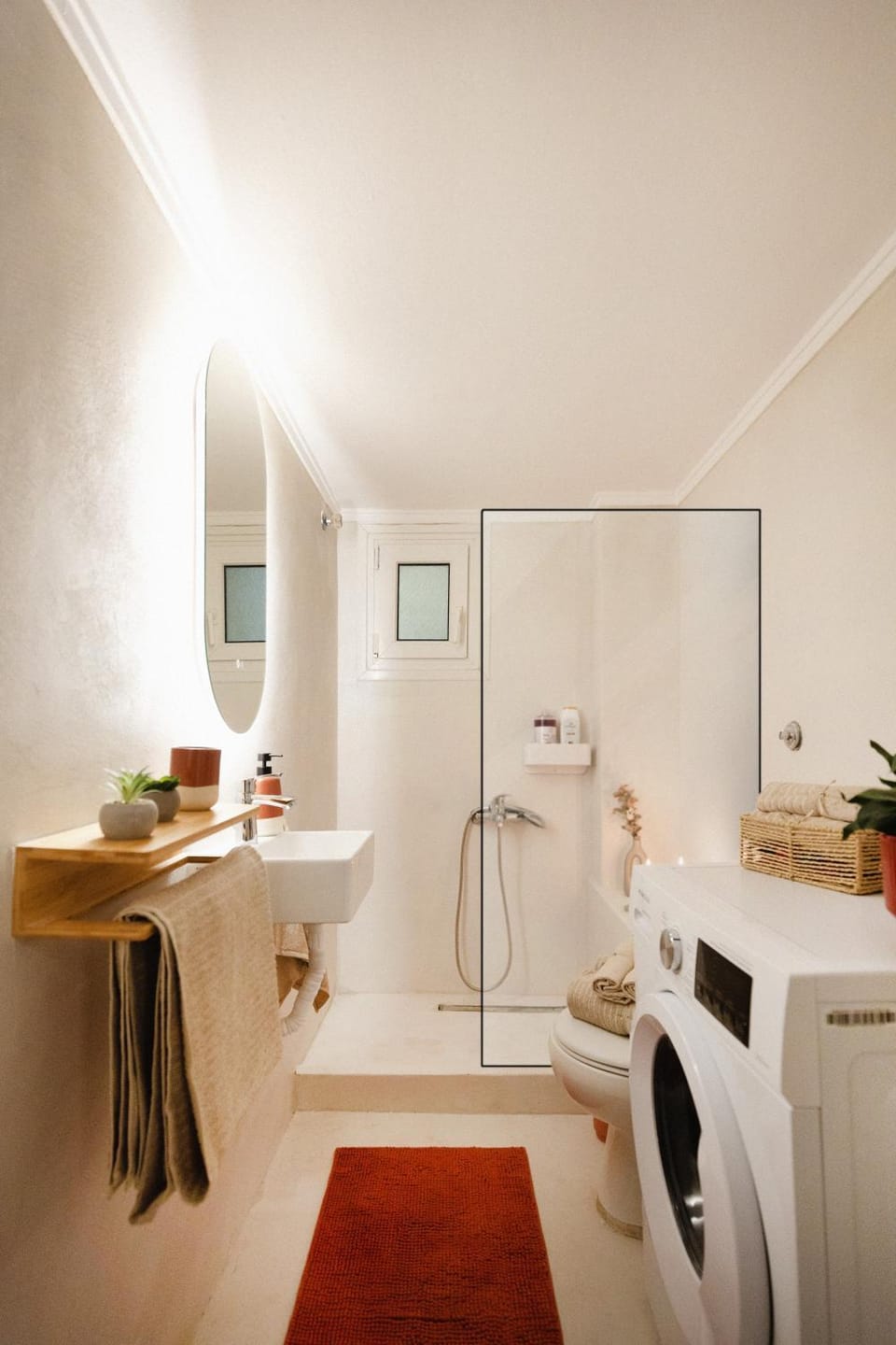 Shower, Toilet, Bathroom, Decorative detail, washing machine