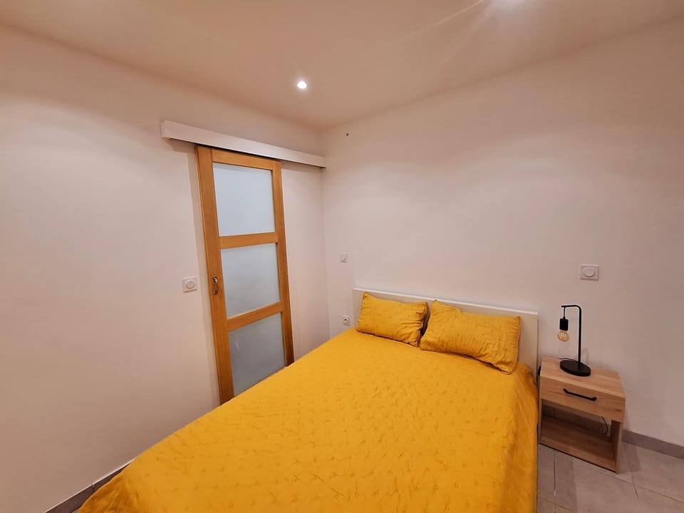 Bed, Bedroom, storage