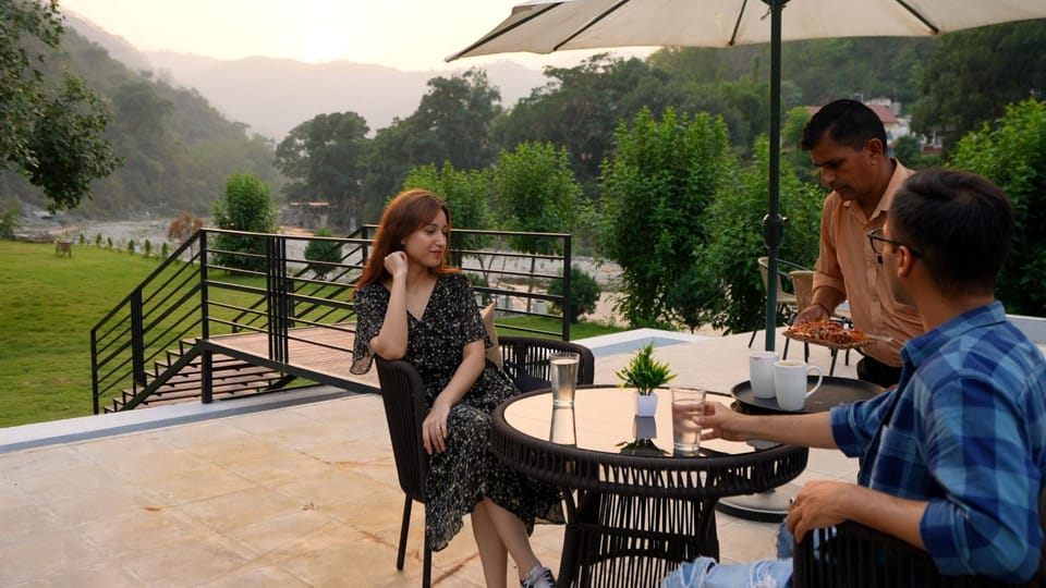 Restaurant/places to eat, Spring, Day, People, Natural landscape, View (from property/room), Food and drinks, Dining area, Food, Guests