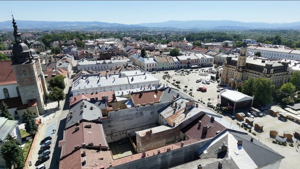 Property building, Bird's eye view, Street view, Location