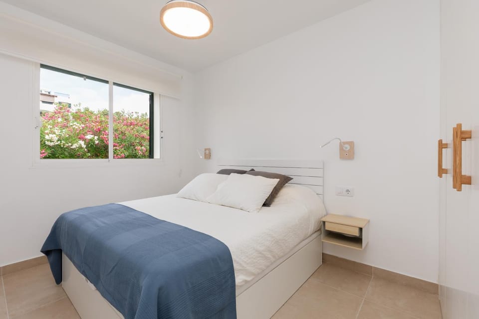 Moderno apartamento totalmente reformado con vistas al mar Apartment in Balearic Islands