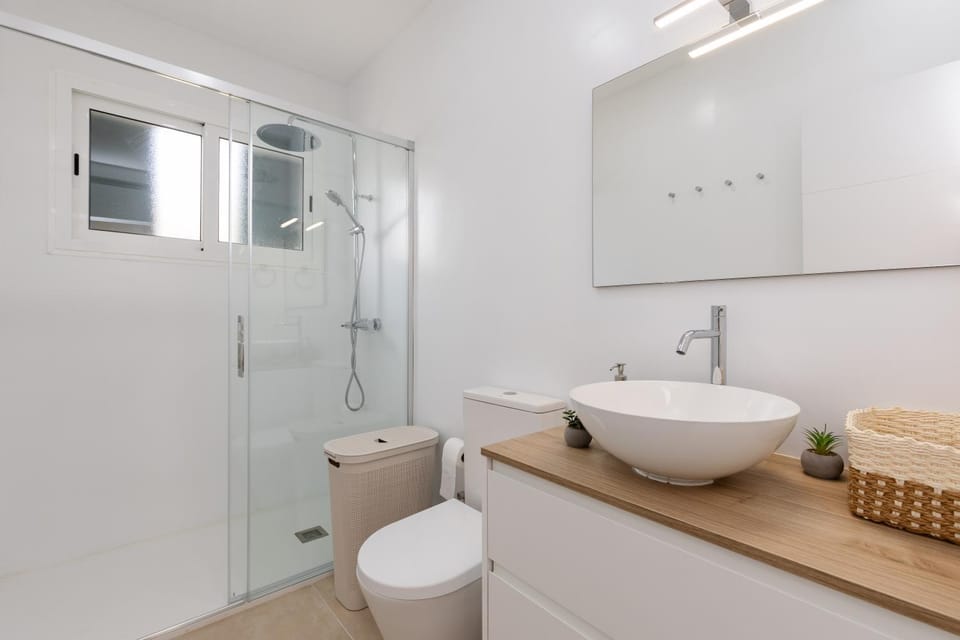 Moderno apartamento totalmente reformado con vistas al mar Apartment in Balearic Islands