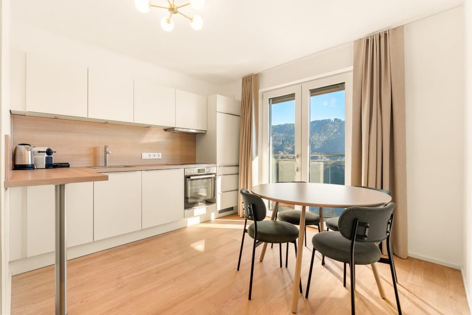 Kitchen or kitchenette, Dining area, kitchen