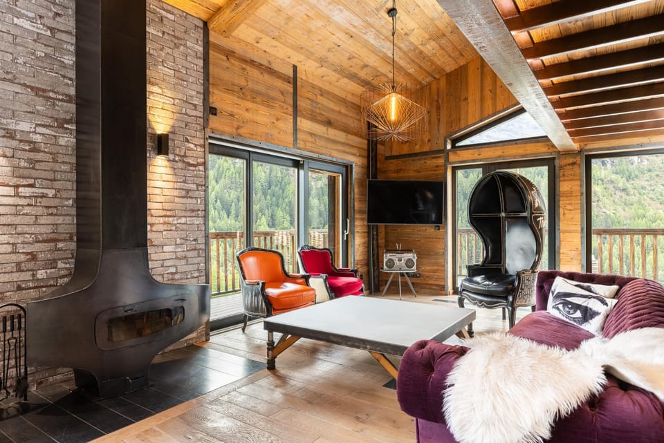 Black Diamond - Chalet Bansky House in Tignes