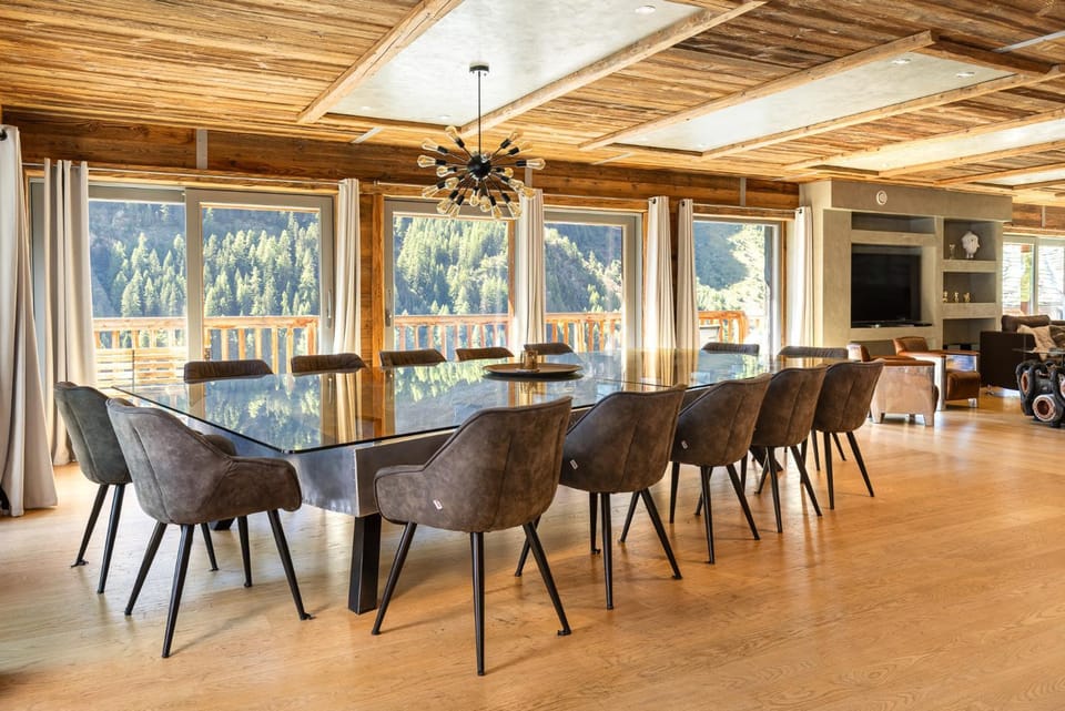 Black Diamond - Tango Charlie Chalet in Tignes