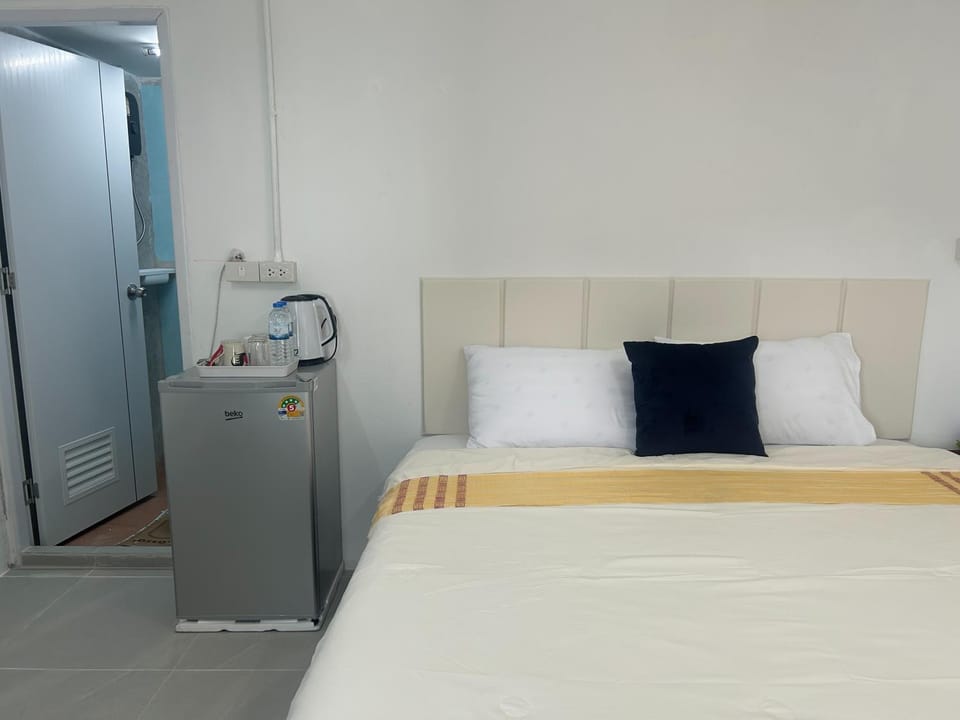 Riverside Hostel Phuket Hostel in Wichit