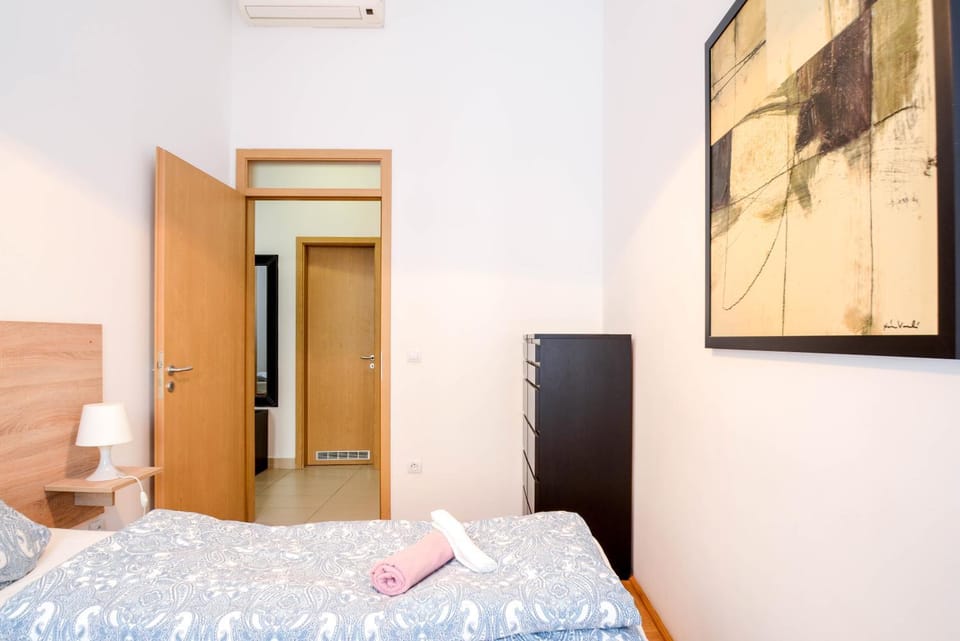 Gozsdu Haven Gem Central 3BR w Nightlife Nearby Apartment in Budapest