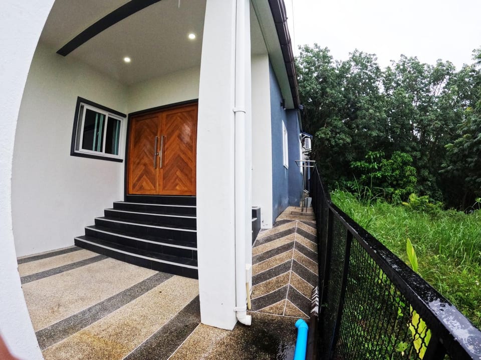 Krabi Top Sea Hill Villa House in Thailand