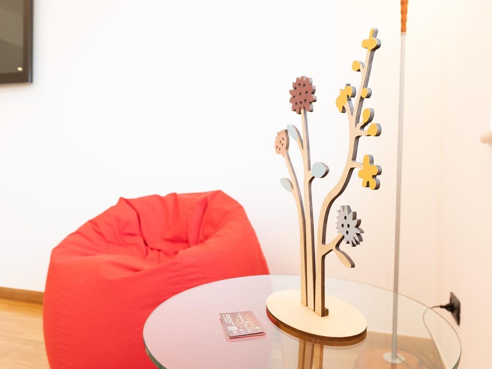 Living room, Decorative detail, Seating area
