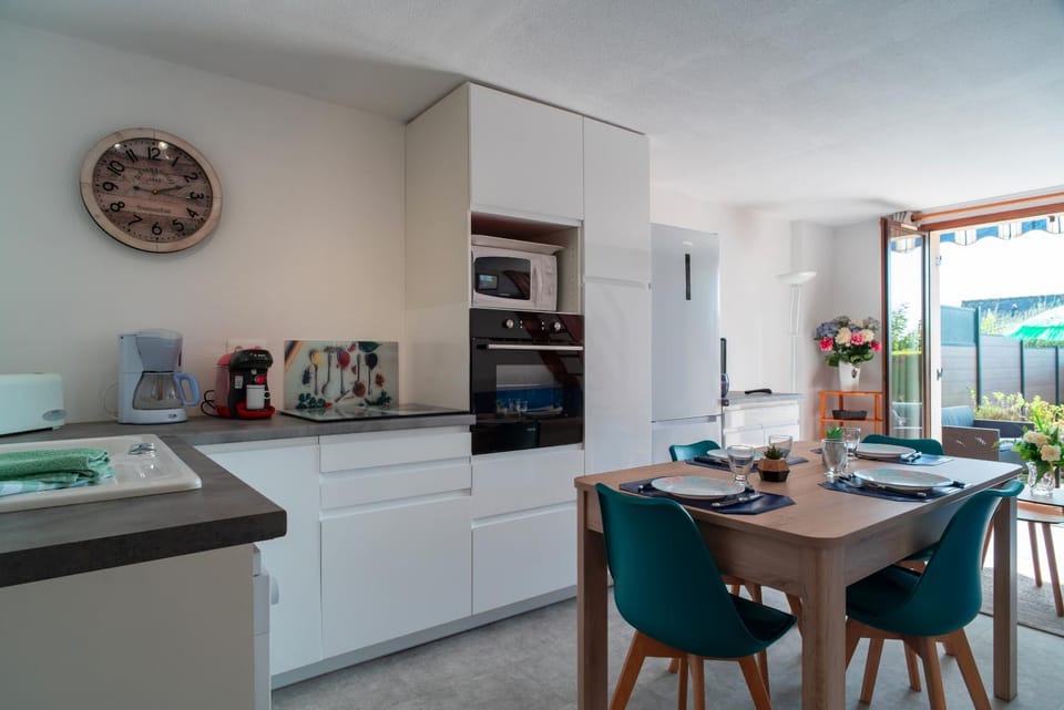 Kitchen or kitchenette, stove