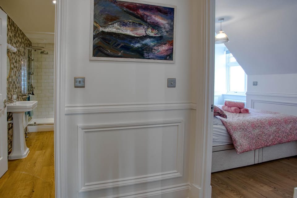The Seasalt Loft -Stylish Apartment with Sea Views - Crabpot Cottages, Sheringham Apartment in Sheringham