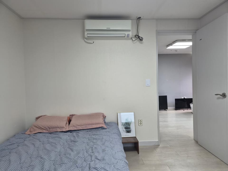 SG two single room near Sadang Station Villa in Seoul