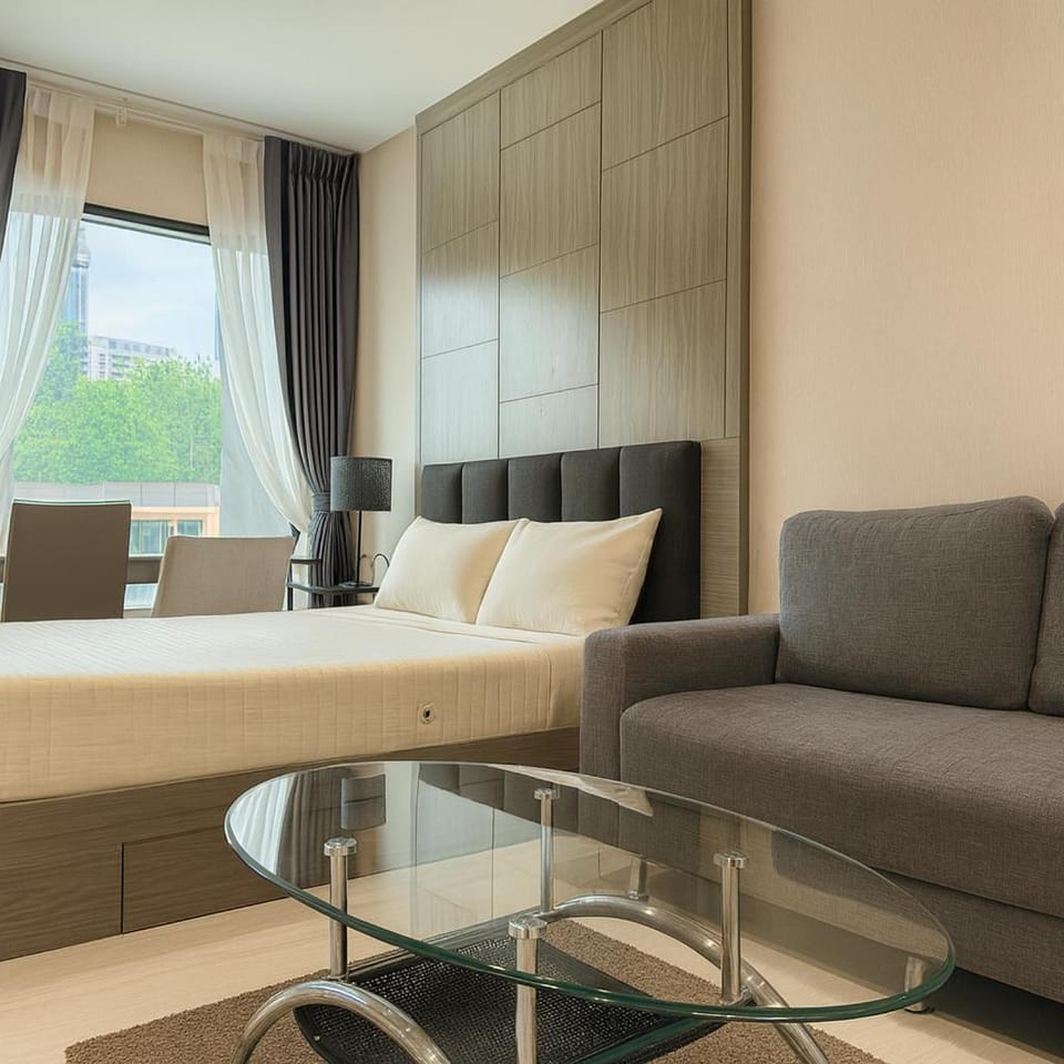Stylish Sukhumvit 36 Condo Near BTS Thonglor Apartment in Bangkok